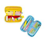 Astuccio rigido doppia zip con soggetti in rilievo e interno multiscomparto con tasche porta accessori   in 4 soggetti assortiti.