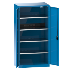 LISTA - Armoire de charge de batterie avec 2 portes en tôle pleine charnière (LxPxH) 1000x580x1950mm Type F 1x5 (230V) sur la paroi arrière, 4 rayons KEY Lock Bleu clair RAL 5012