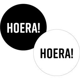 KP etiket "Hoera!", diameter 40 mm, 2 varianten, rol van 250 stuks