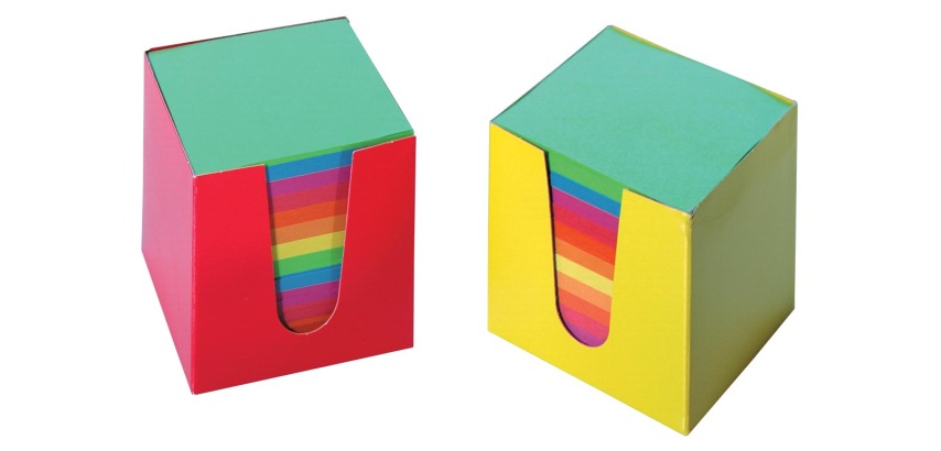 Cube-mémo en carton, feuillets en couleurs assorties