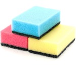 Q-CONNECT Scheuerschwamm, 8,5 x 5,5 x 2,5 cm, Pack mit 10 Stück, sortierte Farben