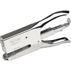 Pince-agrafeuse K1 Classic sous blister. Agrafe jusqu'à 50 feuilles. Agrafes 26/6-8+. Chromé
