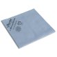 Lavette bleue microfibre non-tissée fabriquée avec 70% de polyester recyclé. 40 x 38 cm.