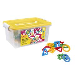 Accessoires de modelage. Boîte avec 96 emportes pieces.