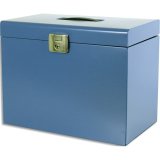Valise de classement en métal. Livrée avec 5 dossiers.Dim:36,5x28x22 cm.Coloris Bleu distant