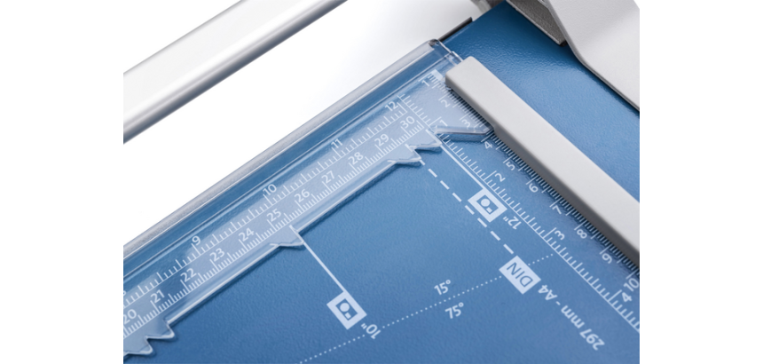 Rule for Dahle 508 trimmer with triangular guide rod