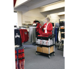 Serveerwagen Rubbermaid met 10cm zwenkwielen zwart