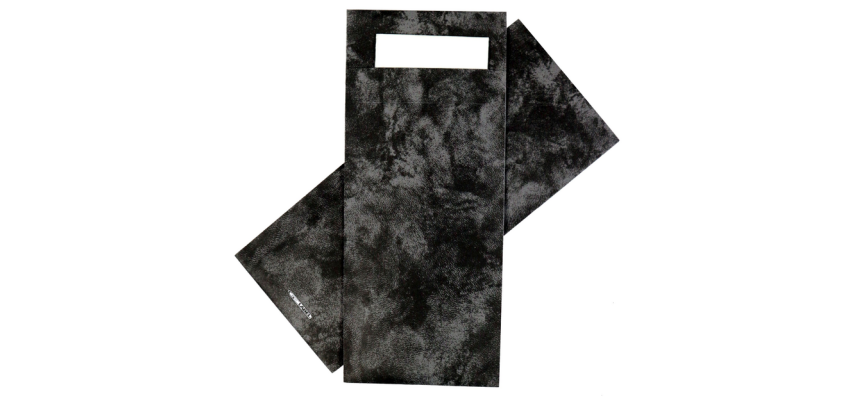 Pochette à couvert IEZZY 190x85mm noir marbré avec serviette blanche 500 pièces