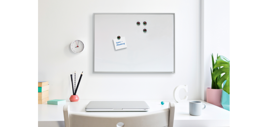 Whiteboard 585 x 430 mm with aluminum frame