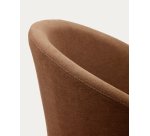 Silla giratoria Marvin chenilla marrón y patas de madera maciza de haya acabado nogal