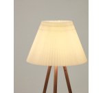Lampadaire Benicarlo en bois d'hévéa massif finition naturelle et beige