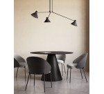 Silla Eamy gris claro chapado en fresno con acabado negro y metal con acabado negro