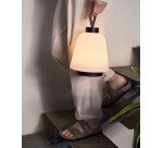 Lampe de table Udiya en polyéthylène et métal avec finition noire