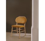 Chaise Helda en chenille moutarde et bois de chêne