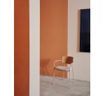 Maureen stapelbare stoel in eikenfineer natuurlijke afwerking en beige poten