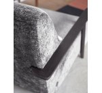 Butaca Meghan de chenilla con patas madera con acabado wengué