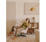 Fauteuil giratoire avec accoudoirs Zalina en bouclette blanche et acier avec finition noire