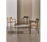 Chaise Yalia en bois de chêne avec finition noyer et siège en corde