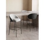 Taburete Eamy gris claro chapado en fresno con acabado negro y metal negro altura 77 cm