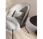 Fauteuil Eamy gris clair placage de frêne finition noire et métal noir