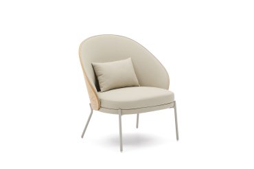 Eamy armchair in beige faux leather, ash veneer with natural finish and beige metal