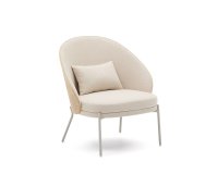 Sillón Eamy de chenilla beige, chapado en fresno con acabado natural y metal beige