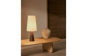 Lampe de table Amire en bois finition foncée