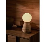 Lampe de table Okeni en travertin et verre