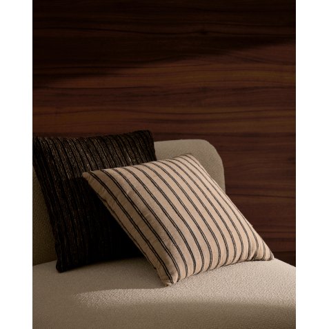 Housse de coussin Caliu en soie et coton beige à rayures grises 45 x 45 cm