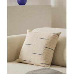 DE_Housse de coussin Blaina en coton et lin blanc avec détail brodé bleu 45 x 45 cm