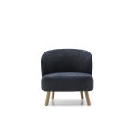 Fauteuil Ulit en tissu chenille bleu-gris et pieds en bois de hêtre finition naturelle.