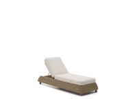 Transat Meria en rotin synthétique et pieds en bois d’acacia