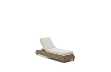 Transat Meria aus synthetischem Rattan und Beinen aus Akazienholz.