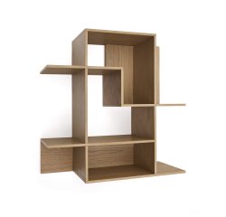 Regal Ina aus Eichenfurnier mit naturbelassener Oberfläche, 80 x 80 cm.