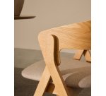 Chaise Godia en placage de frêne finition naturelle et tissu chenille beige