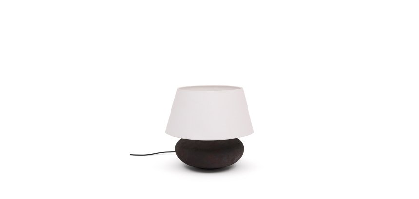 Lampe de table Nessi en métal avec finition effet terre cuite noir