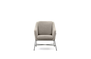 Fauteuil met beige flens en stalen poten met zwarte afwerking