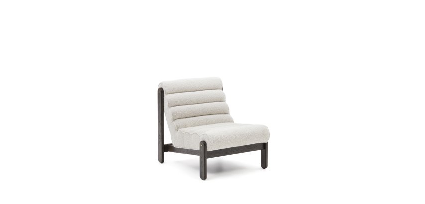 Fauteuil Magira à bouclette blanc et en bois de chêne avec finition foncée