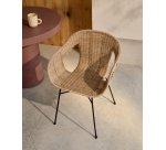 Chaise empilable Eltiera en rotin synthétique avec structure en acier noir