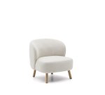 Fauteuil Ulit en tissu chenille beige et pieds en bois de hêtre finition naturelle