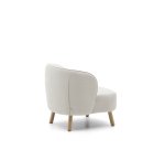 Fauteuil Ulit en tissu chenille beige et pieds en bois de hêtre finition naturelle