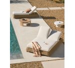 Transat double Meria en rotin synthétique et pieds en bois d’acacia