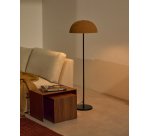 Lampadaire Nibla en métal noir et abat-jour avec effet terre cuite