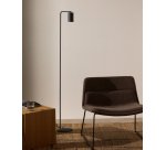 Lampadaire Manie en métal avec finition effet fonte noire