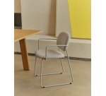 Chaise Meli en chenille beige et structure métallique beige