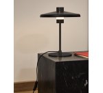 Lampe de table Nuvira en métal satiné noir