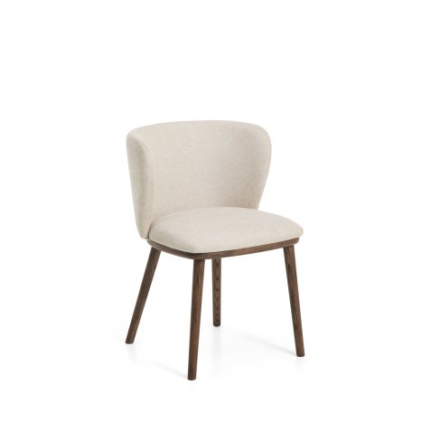 Chaise Ciselia en chenille épaisse beige et pieds en bois de frêne avec finition ton noyer FSC Mix Credit