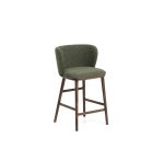 Tabouret Ciselia en chenille épaisse vert foncé et pieds en bois de frêne avec finition ton noyer FSC Mix Credit 65 cm