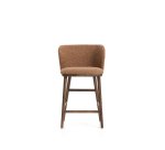 Sgabello Ciselia in ciniglia spessa terracotta e gambe in legno massiccio di frassino con finitura noce FSC Mix Credit 65 cm