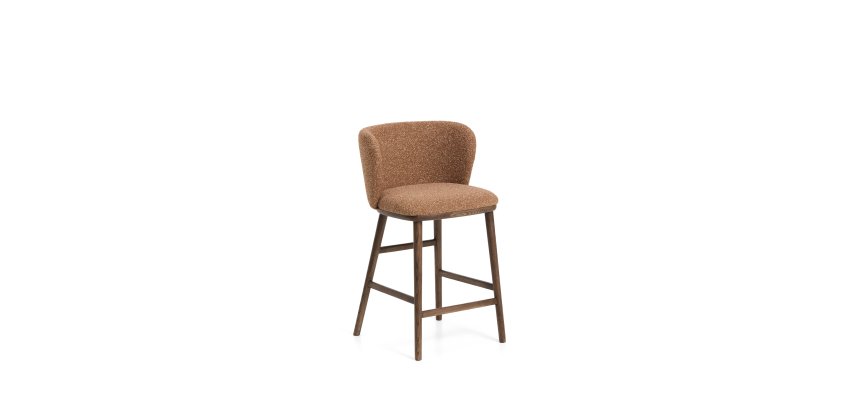 Sgabello Ciselia in ciniglia spessa terracotta e gambe in legno massiccio di frassino con finitura noce FSC Mix Credit 65 cm